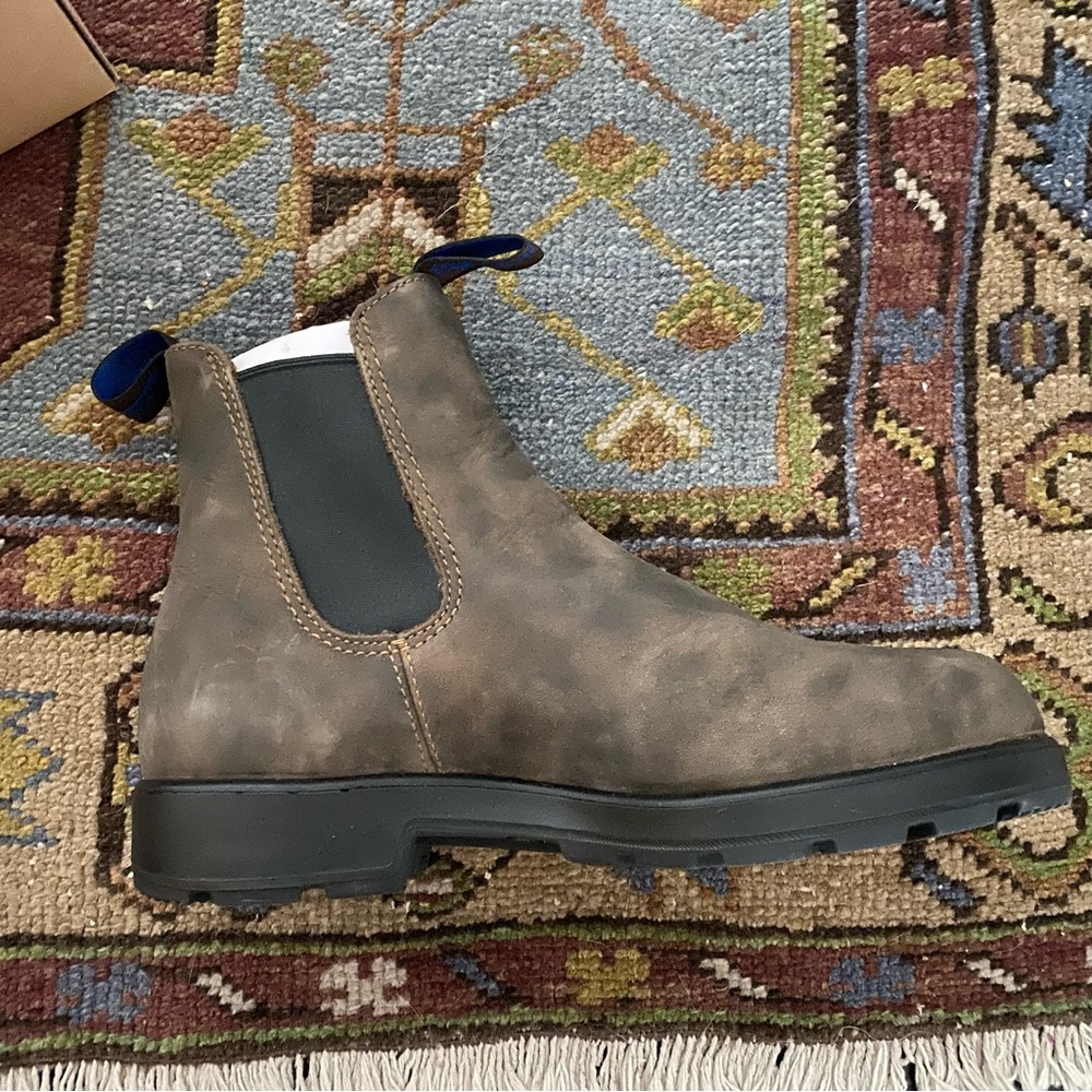 Blundstone Women's Thermal High Top Boots in Rustic Brown. NBW, new in box.